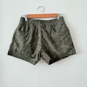 Prana Green Halle Camouflage Shorts Size 4